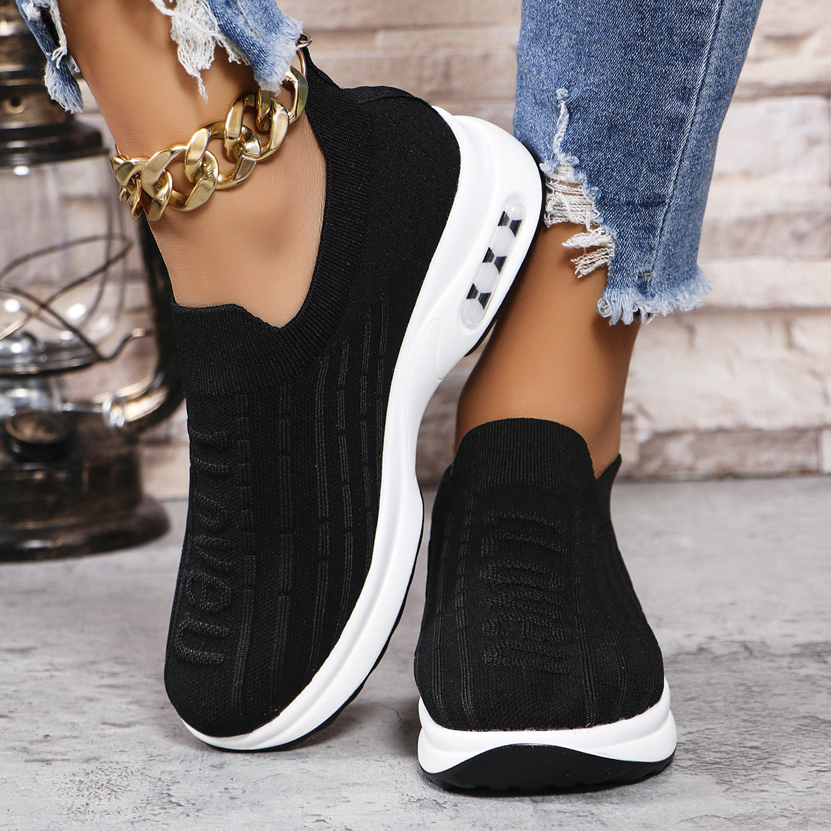 Round Toe Knit Detail Slip On. Black.