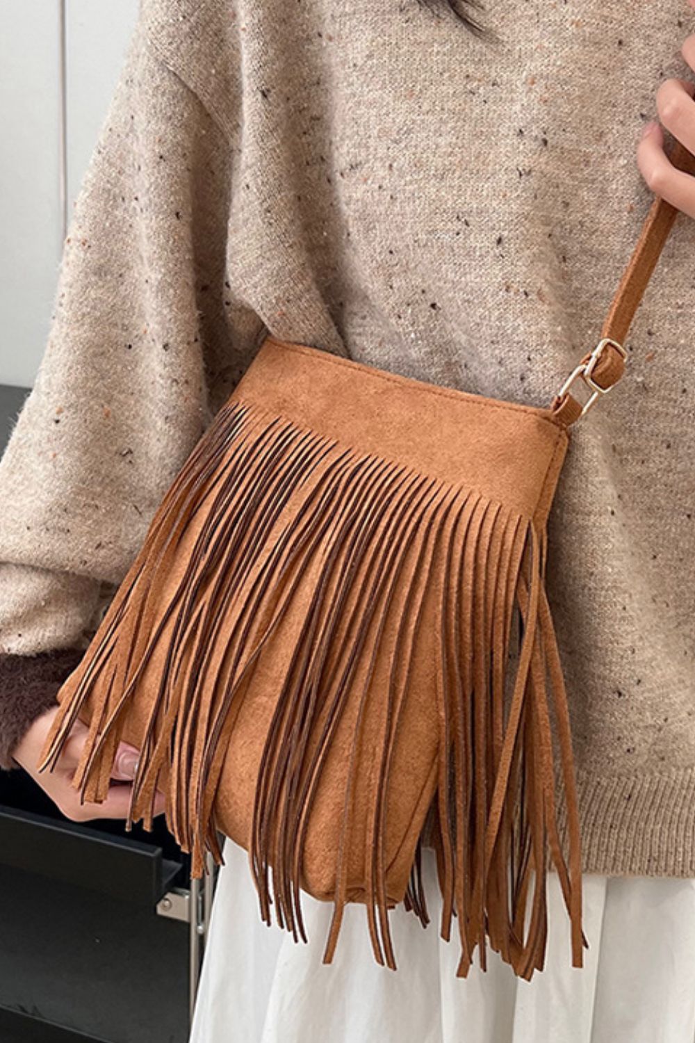 Suede Fringe Shoulder Bag. Brown.