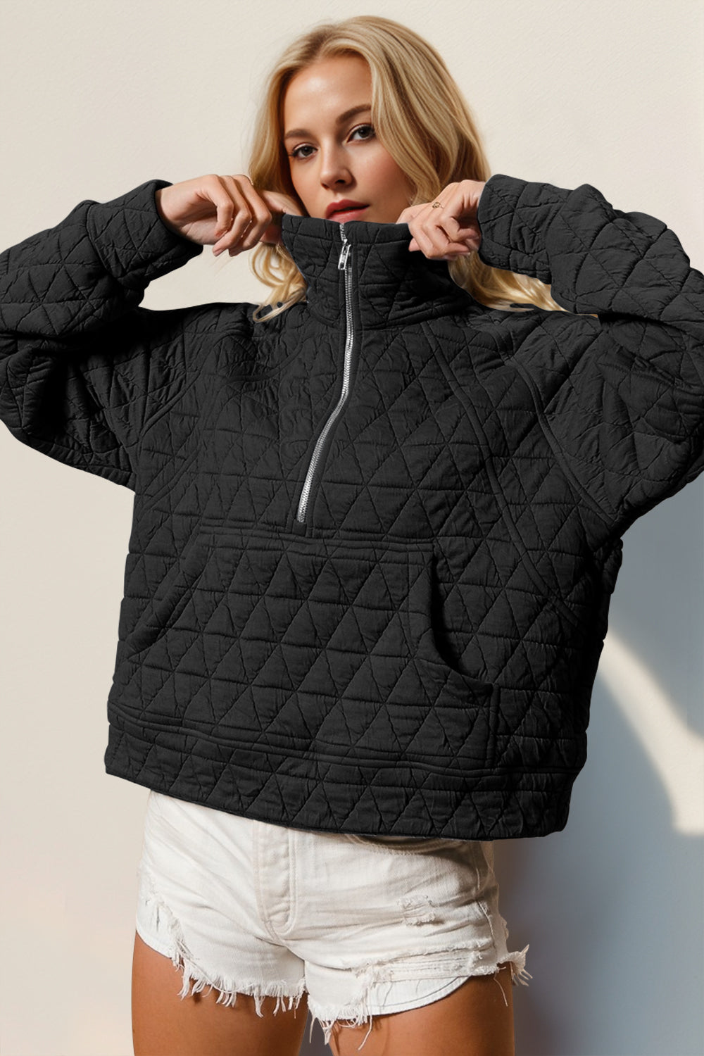 Quilted Sweatshirt with Pocket. Black.