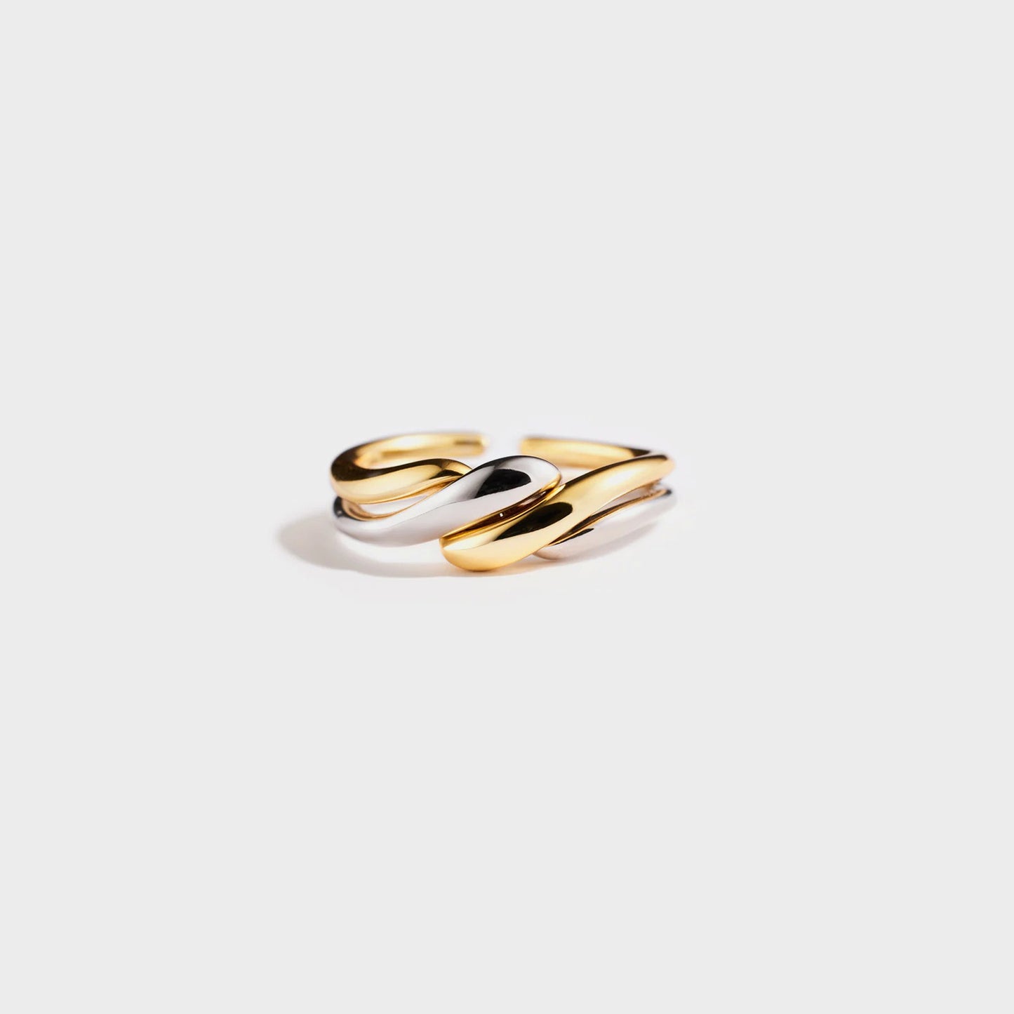 Sterling Silver Twisted Open Ring. Gold.