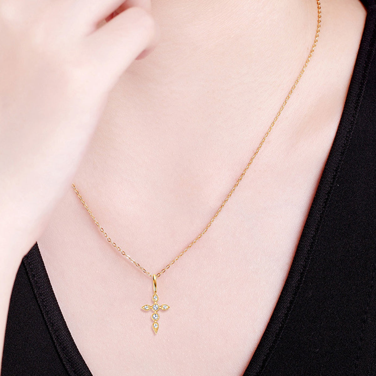 925 Sterling Silver Moissanite Cross Pendant Necklace.  Gold.