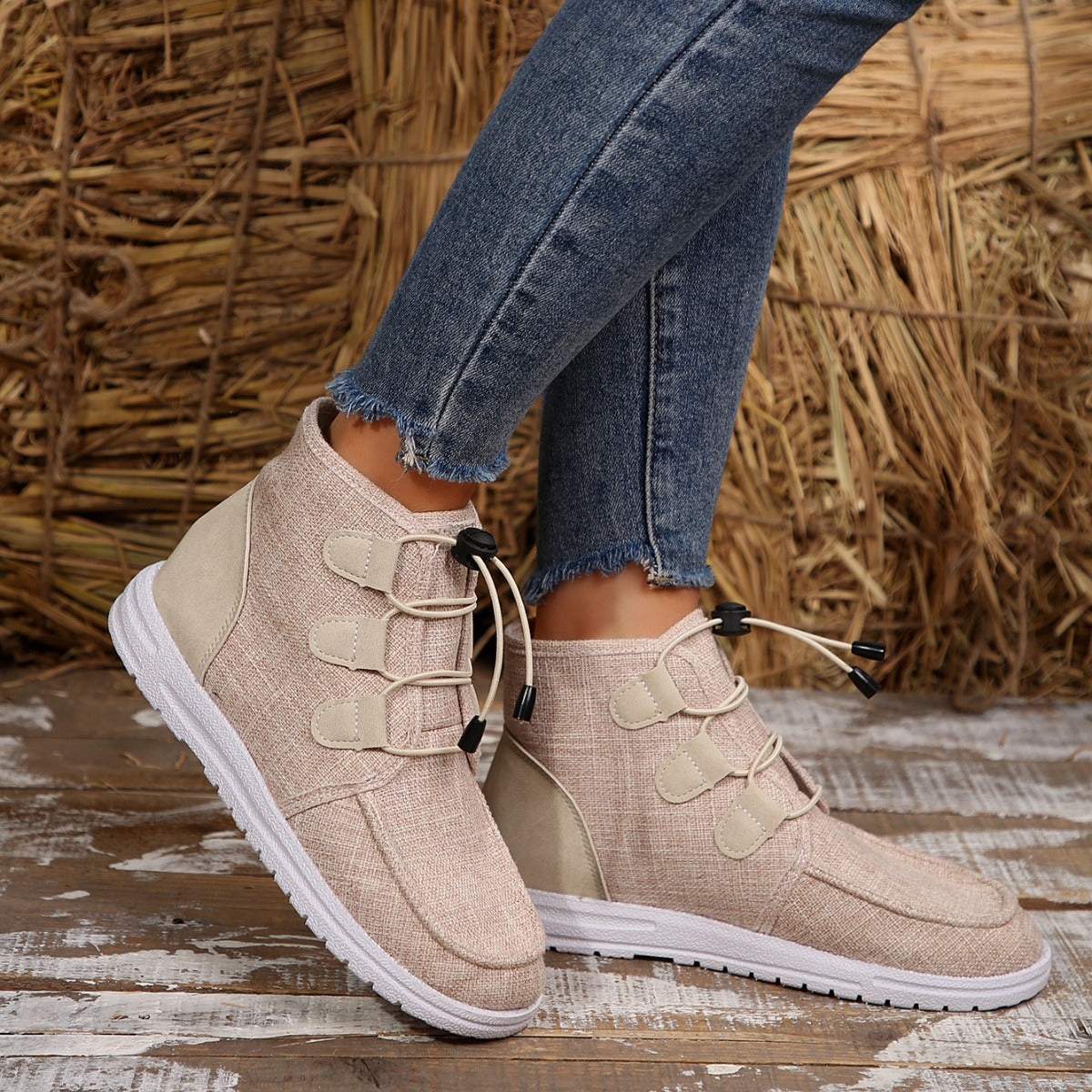 Lace-Up Round Toe Flat Sneakers. Black. Dust Storm.