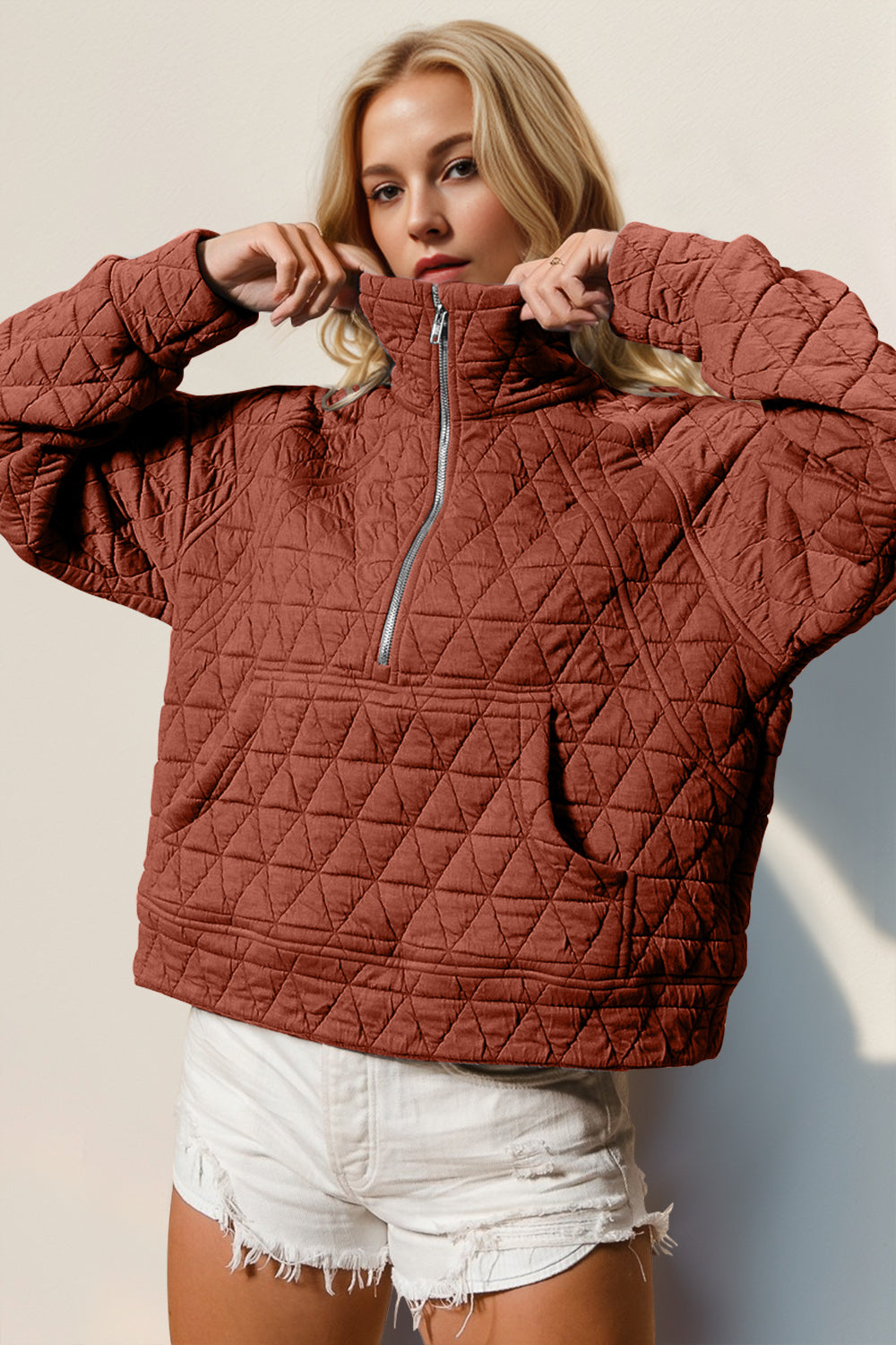 Quilted Sweatshirt with Pocket. Caramel.