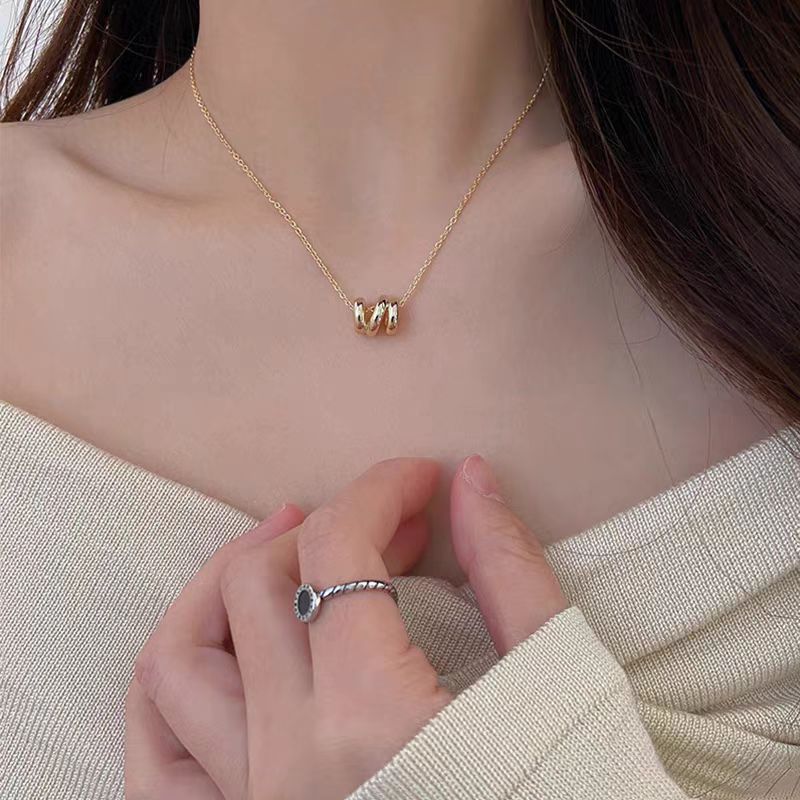 Women's Gold Multi-Layer Wavy Necklace 