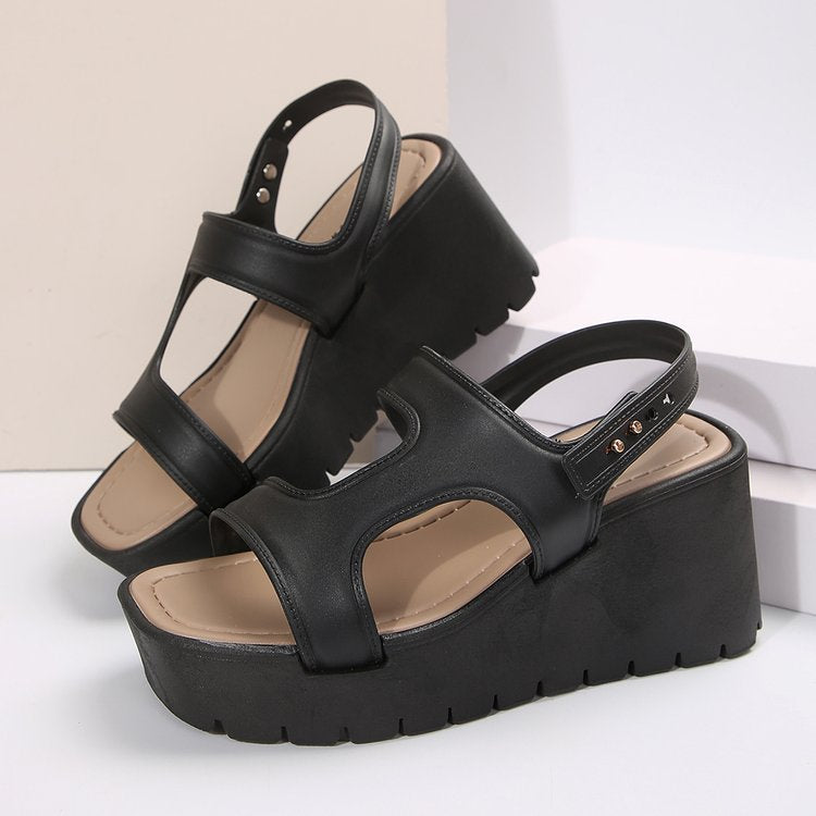 Open Toe Wedge Sandals. Black.