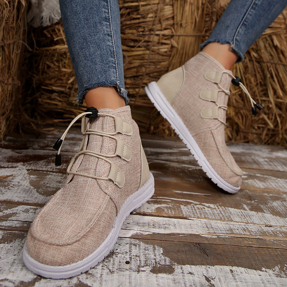 Lace-Up Round Toe Flat Sneakers. Black. Dust Storm.